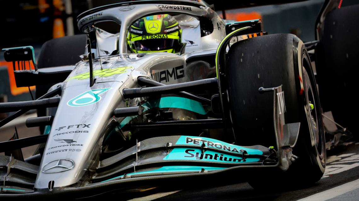 Singapore GP: Hamilton tops FP1 as Stroll red flags session