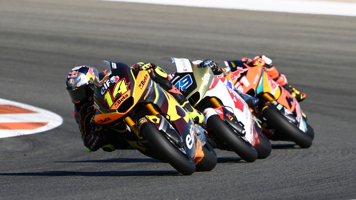 Moto2 Valencia GP: Fernandez secures title as Ogura crashes out