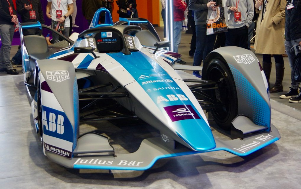 Formula E renews contract with Julius Baer until 2026