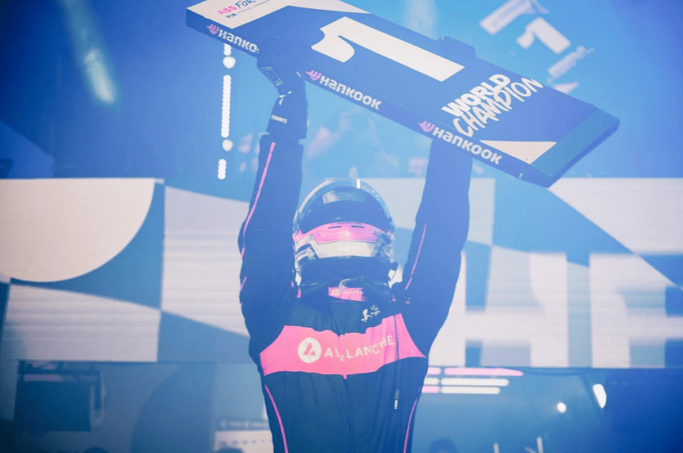 London E-Prix: Dennis becomes Season 9 Formula E world champion as Evans wins race