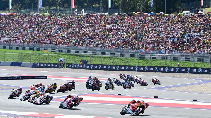 Moto2: Vietti makes late pass on Acosta to secure Austrian GP win