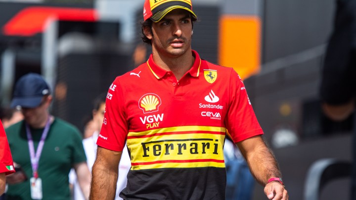 Carlos Sainz victim of robbery outside hotel after Italian GP podium