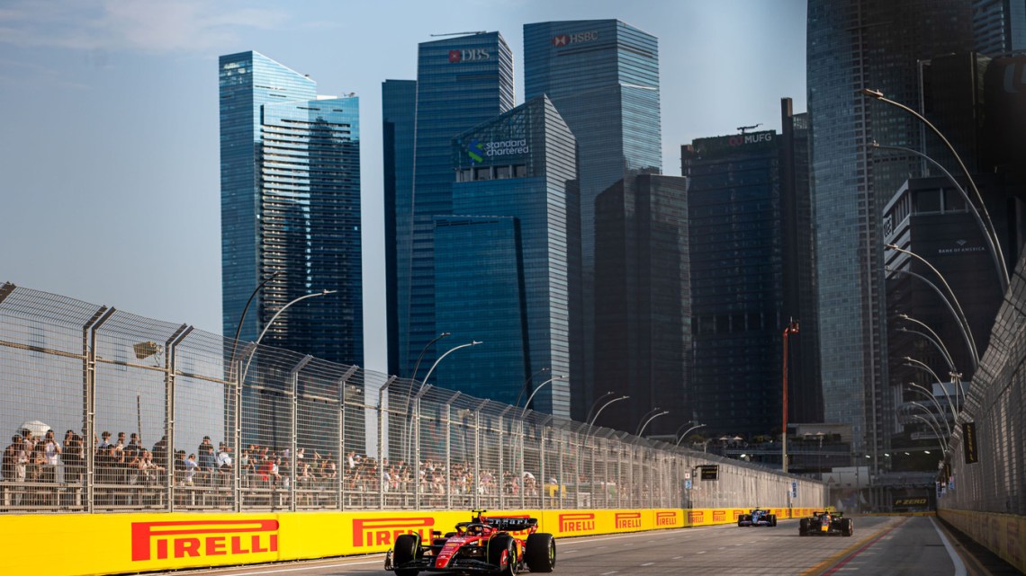 Leclerc leads in Singapore as Lizards litter FP1