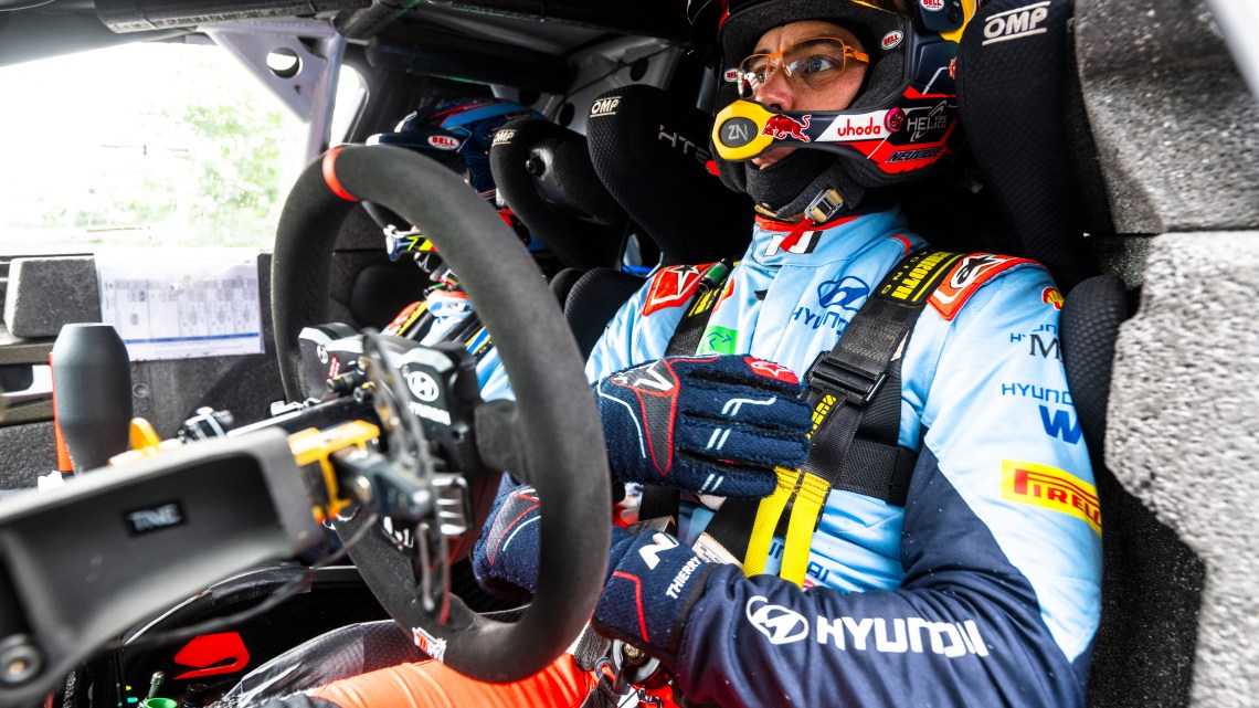 Thierry Neuville continues with Hyundai after one-year extension