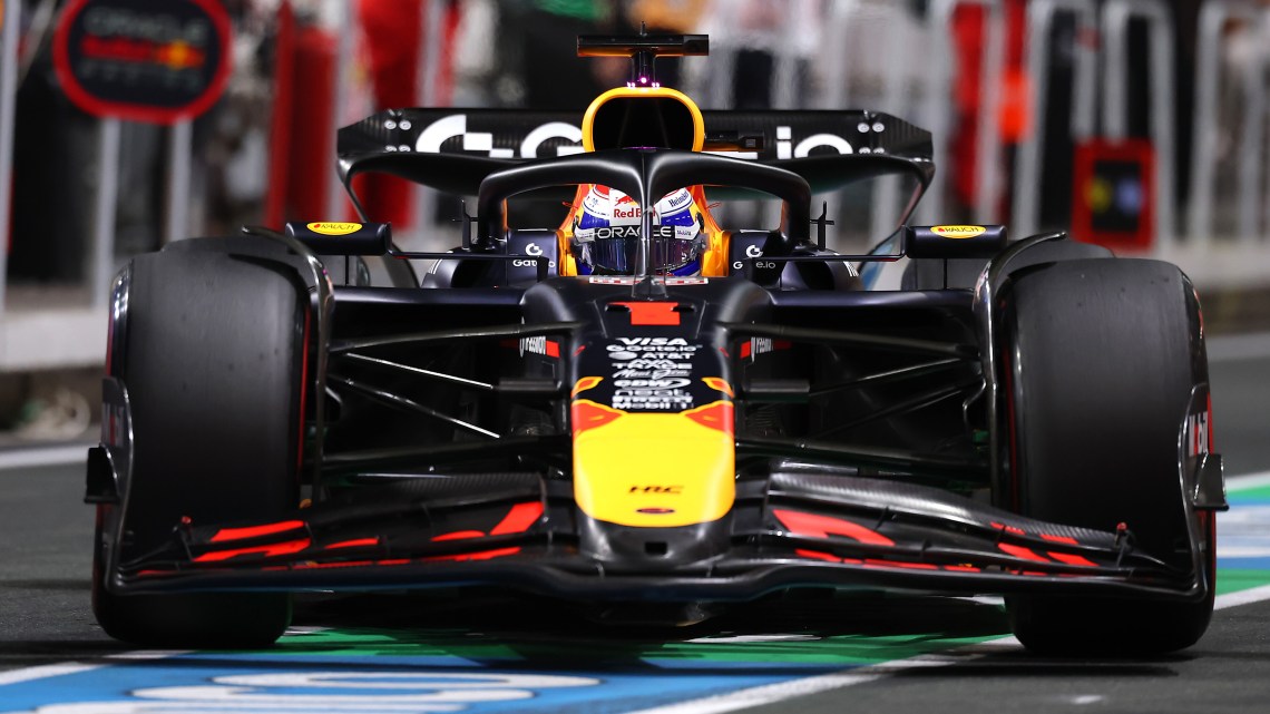 Verstappen pips Piastri to Saudi Arabian GP pole as Norris crashes