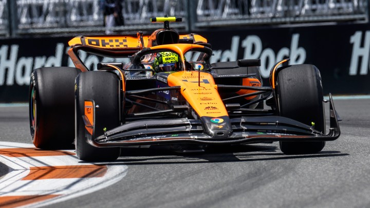 Norris benefits from late safety car to win Miami GP Sprint