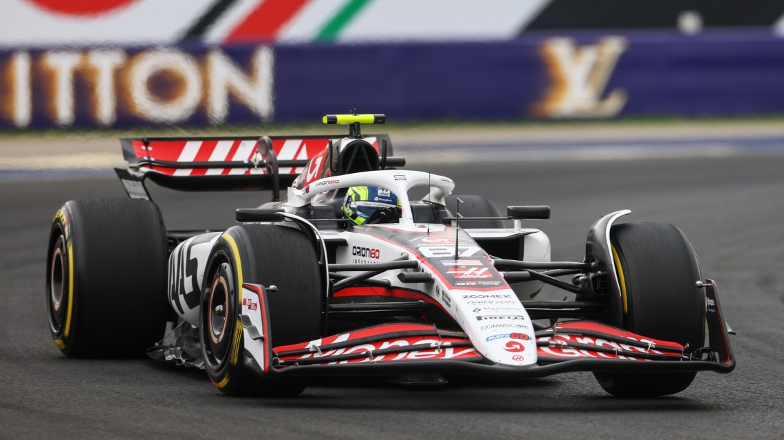 Haas F1 conduct testing of previous cars at Japan