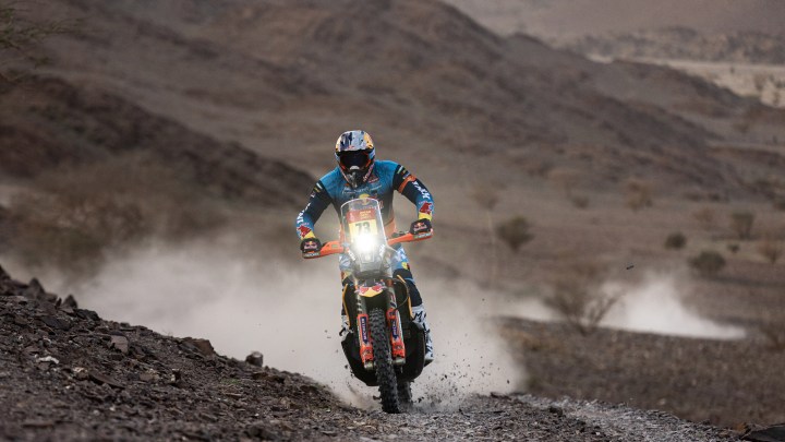 Who finished where as Dakar Rally moved north for stage 2?