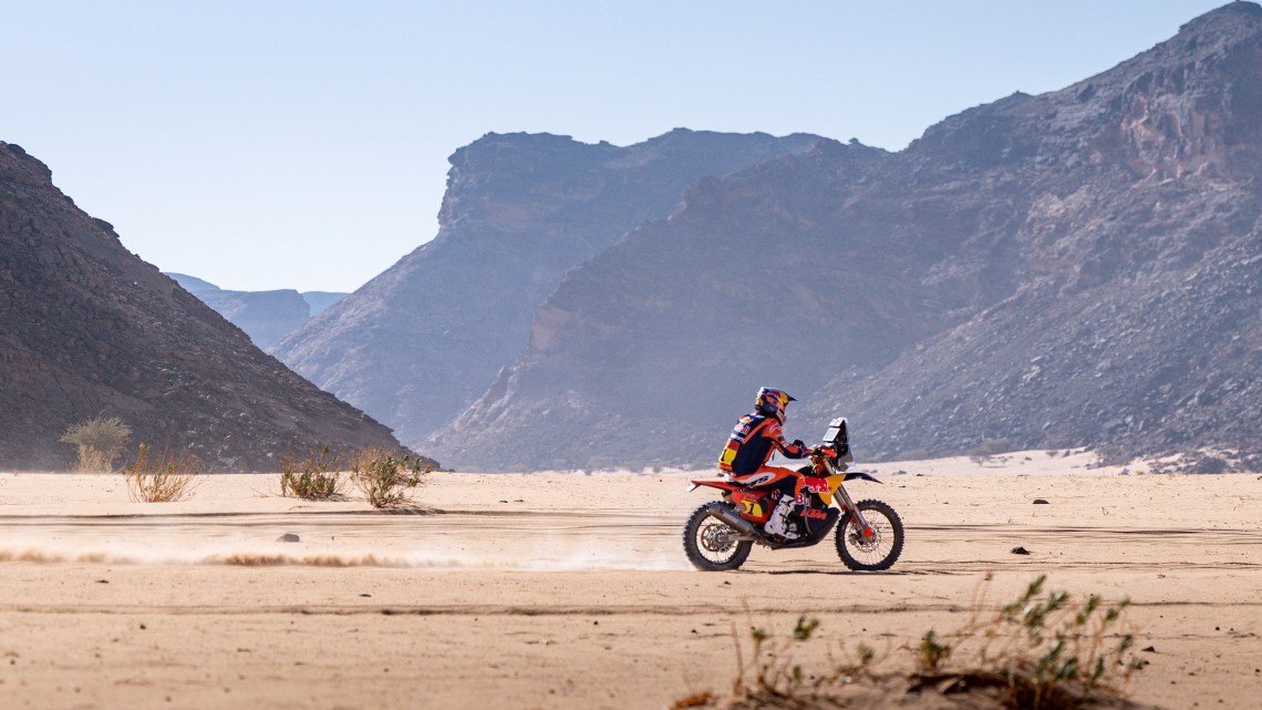 Who leads after stage eight of 2026 Dakar Rally?