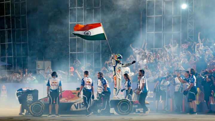 Arvid Lindblad Takes F1 to the Streets of India