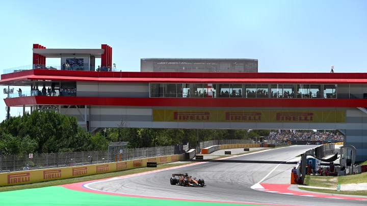 Norris fastest by 0.009s ahead of Russell at Barcelona-Catalunya GP