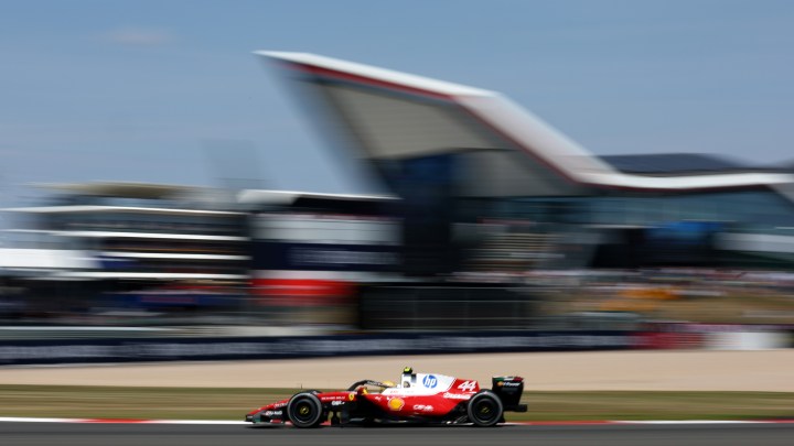 Hamilton dominates sprint qualifying to take pole at British Grand Prix